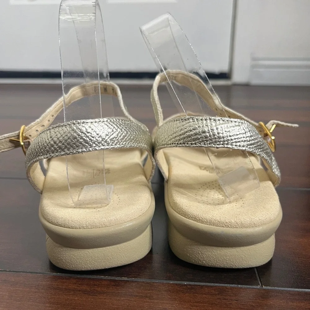 SAS NEW Duo Adjustable Gold Leather Comfort Sandals 8W Wide Walking Outdoors - Picture 3 of 8
